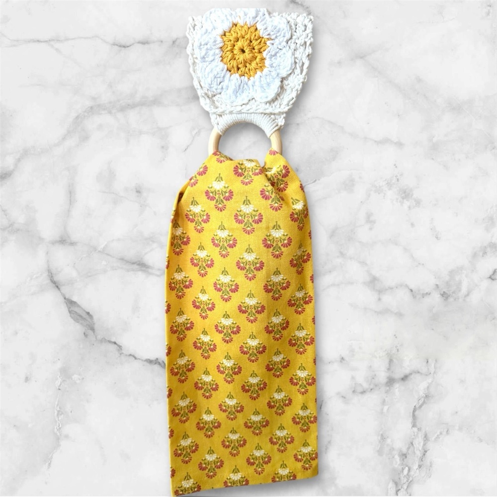 Handmade Crochet Daisy Flower Towel Holder – Yellow Floral Tea Towel Set